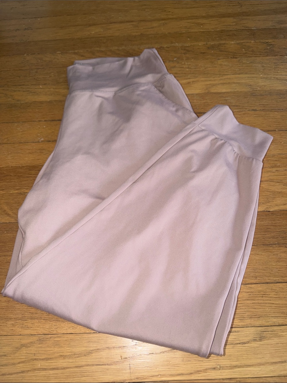 Women’s High-Waist Jogger Pants in Dusty Pink with pockets.